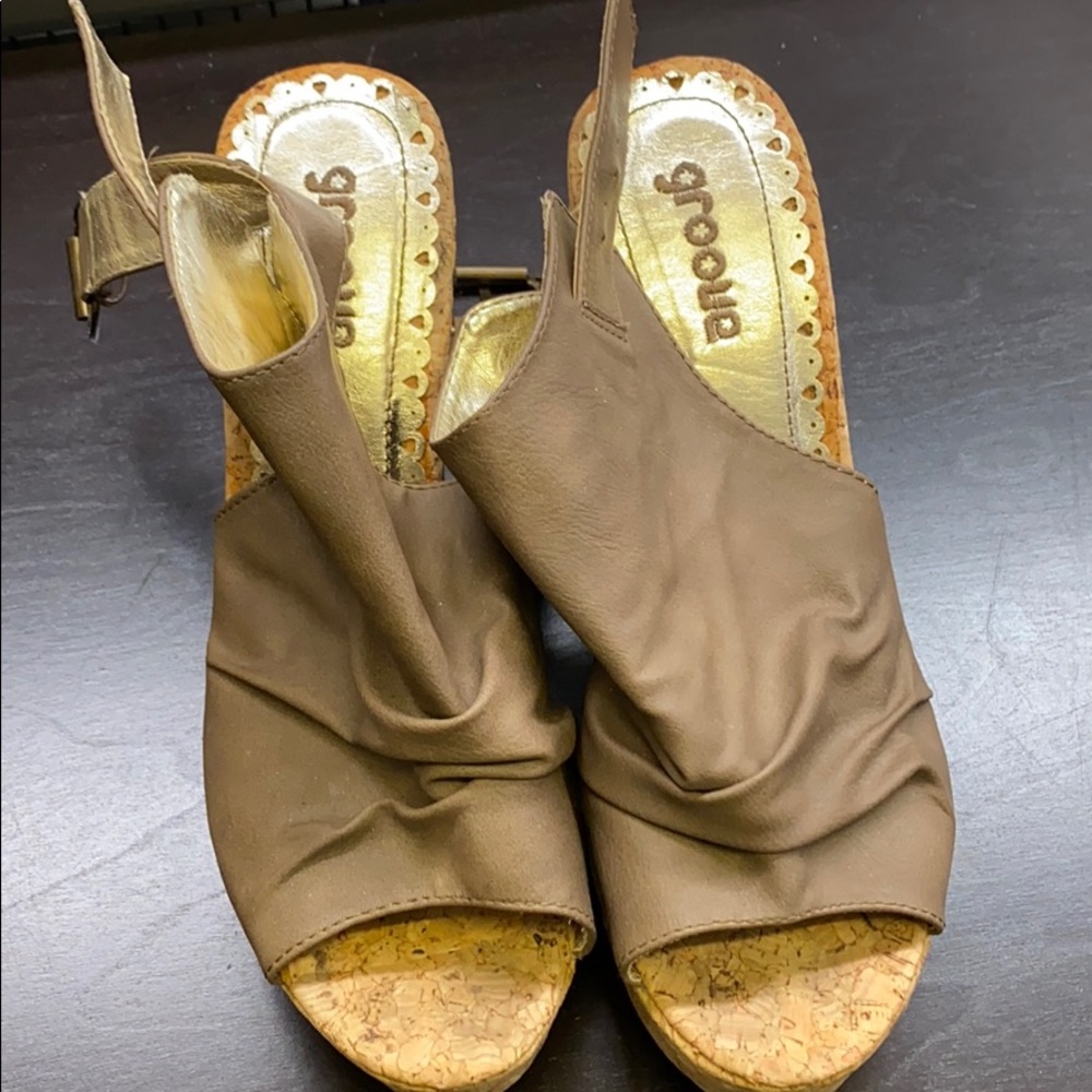 Groove Cork Wedges Sz 8